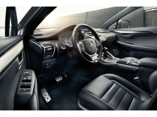 Характеристики автомобиля Lexus NX300h 2.5 CVT AWD Executive (11.2017 - 12.2021): фото, вместимость, скорость, двигатель, топливо, масса, отзывы