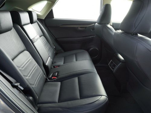 Характеристики автомобиля Lexus NX300h 300h Urban Style 4WD (11.2016 - 08.2017): фото, вместимость, скорость, двигатель, топливо, масса, отзывы