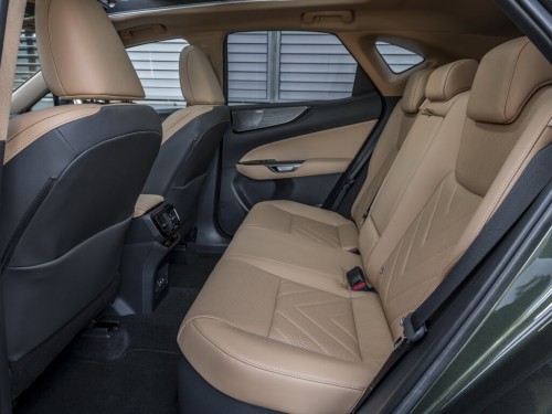 Характеристики автомобиля Lexus NX350h 2.5 CVT Business Line (10.2021 - н.в.): фото, вместимость, скорость, двигатель, топливо, масса, отзывы
