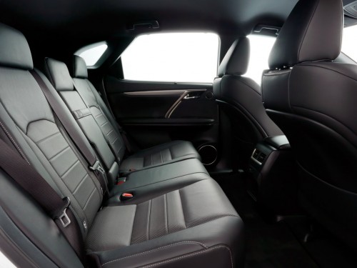 Характеристики автомобиля Lexus RX200t 2.0t AT AWD Executive Line (11.2015 - 11.2017): фото, вместимость, скорость, двигатель, топливо, масса, отзывы