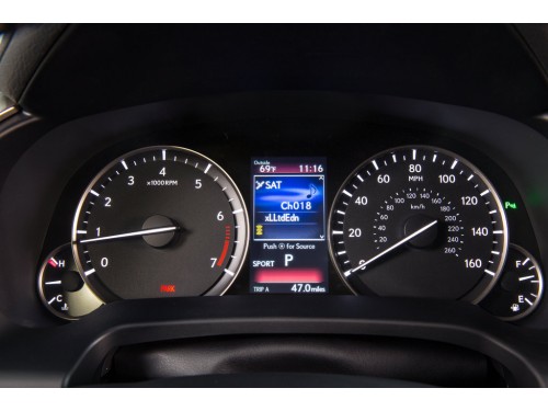 Характеристики автомобиля Lexus RX300 2.0t AT AWD F Sport Executive (01.2018 - 10.2019): фото, вместимость, скорость, двигатель, топливо, масса, отзывы