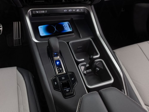 Характеристики автомобиля Lexus TX350 2.4 AT (09.2023 - н.в.): фото, вместимость, скорость, двигатель, топливо, масса, отзывы