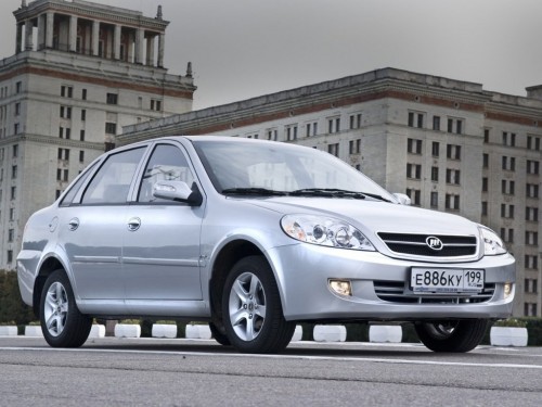 Характеристики автомобиля Lifan Breez 1.6 MT AX (02.2008 - 08.2010): фото, вместимость, скорость, двигатель, топливо, масса, отзывы