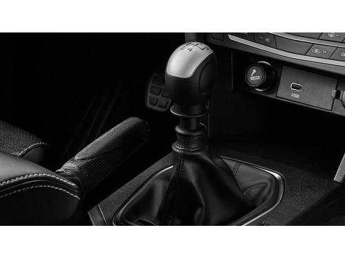 Характеристики автомобиля Lifan X70 2.0 MT Luxury (05.2018 - 09.2019): фото, вместимость, скорость, двигатель, топливо, масса, отзывы