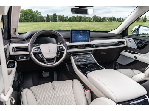 Характеристики автомобиля Lincoln Aviator 3.0 AT Reserve (05.2019 - н.в.): фото, вместимость, скорость, двигатель, топливо, масса, отзывы