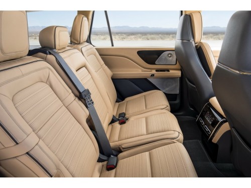 Характеристики автомобиля Lincoln Aviator 3.0 AT AWD Black Label (05.2019 - н.в.): фото, вместимость, скорость, двигатель, топливо, масса, отзывы