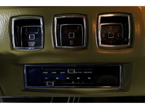 Характеристики автомобиля Lincoln Continental 7.5 AT Town Coupe (09.1973 - 08.1974): фото, вместимость, скорость, двигатель, топливо, масса, отзывы