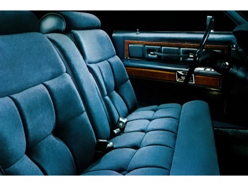 Характеристики автомобиля Lincoln Continental 7.5 AT Town Coupe (09.1974 - 08.1975): фото, вместимость, скорость, двигатель, топливо, масса, отзывы