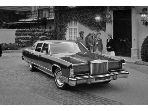 Характеристики автомобиля Lincoln Continental 7.5 AT Town Car (09.1976 - 08.1977): фото, вместимость, скорость, двигатель, топливо, масса, отзывы