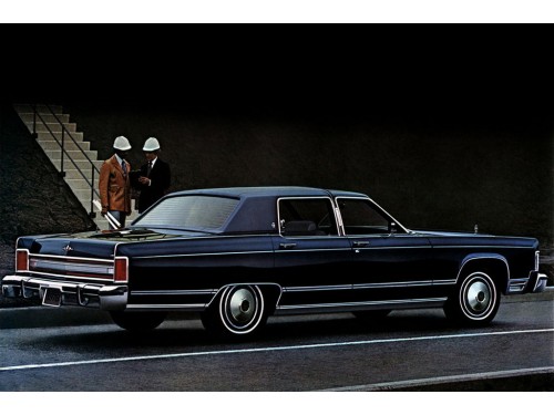 Характеристики автомобиля Lincoln Continental 7.5 AT Town Car (09.1977 - 08.1978): фото, вместимость, скорость, двигатель, топливо, масса, отзывы