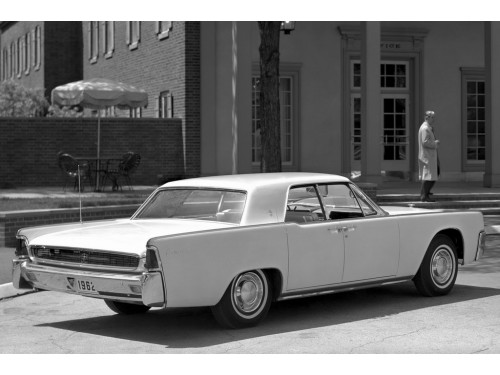 Характеристики автомобиля Lincoln Continental 7.0 AT w/ air condition (11.1961 - 10.1962): фото, вместимость, скорость, двигатель, топливо, масса, отзывы