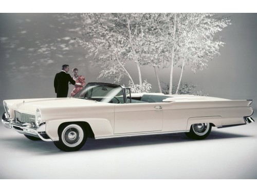 Характеристики автомобиля Lincoln Continental 7.0 AT w/ air condition (12.1957 - 10.1958): фото, вместимость, скорость, двигатель, топливо, масса, отзывы