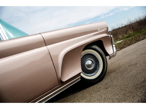 Характеристики автомобиля Lincoln Continental 7.0 AT (12.1957 - 10.1958): фото, вместимость, скорость, двигатель, топливо, масса, отзывы