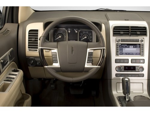 Характеристики автомобиля Lincoln MKX 3.5 AT Ultimate (12.2006 - 06.2010): фото, вместимость, скорость, двигатель, топливо, масса, отзывы