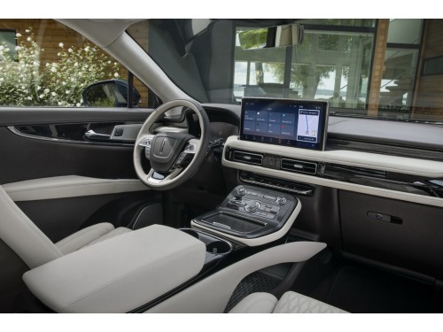 Характеристики автомобиля Lincoln Nautilus 2.0T AT Nautilus Reserve (02.2021 - н.в.): фото, вместимость, скорость, двигатель, топливо, масса, отзывы