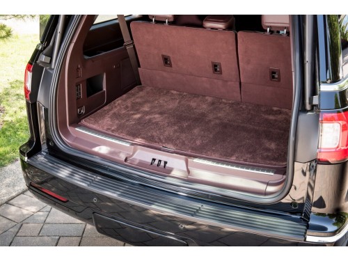 Характеристики автомобиля Lincoln Navigator 3.5 AT 4WD Reserve L (09.2017 - 08.2019): фото, вместимость, скорость, двигатель, топливо, масса, отзывы