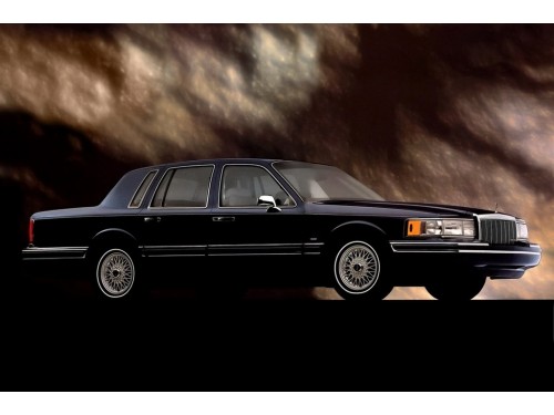 Характеристики автомобиля Lincoln Town Car 4.6 AT Signature (10.1992 - 09.1994): фото, вместимость, скорость, двигатель, топливо, масса, отзывы