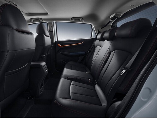 Характеристики автомобиля Livan X3 Pro 1.5 CVT 2WD Luxury (05.2022 - н.в.): фото, вместимость, скорость, двигатель, топливо, масса, отзывы