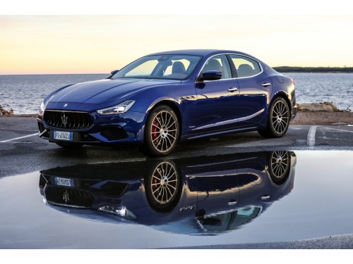 Характеристики автомобиля Maserati Ghibli 3.0 AT S (11.2016 - 01.2018): фото, вместимость, скорость, двигатель, топливо, масса, отзывы