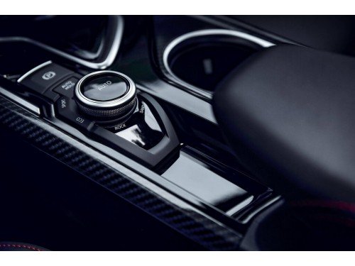 Характеристики автомобиля Maxus D90 Pro 2.0D AT Enjoy (04.2020 - 06.2021): фото, вместимость, скорость, двигатель, топливо, масса, отзывы