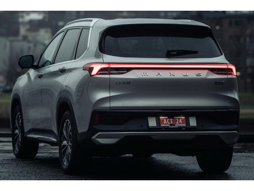 Характеристики автомобиля Maxus EUNIQ 6 70 kWh Lite Enjoy (05.2021 - 09.2022): фото, вместимость, скорость, двигатель, топливо, масса, отзывы