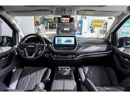 Характеристики автомобиля Maxus G20 Plus 2.0T AT Luxury Operating (03.2023 - н.в.): фото, вместимость, скорость, двигатель, топливо, масса, отзывы