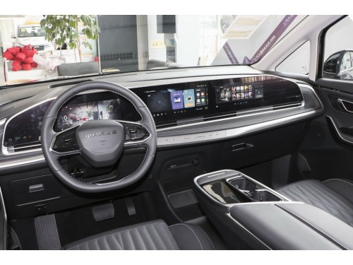 Характеристики автомобиля Maxus G90 2.0T AT Star (04.2022 - н.в.): фото, вместимость, скорость, двигатель, топливо, масса, отзывы