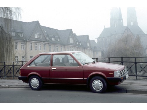 Характеристики автомобиля Mazda 323 1.3 MT (01.1983 - 06.1985): фото, вместимость, скорость, двигатель, топливо, масса, отзывы