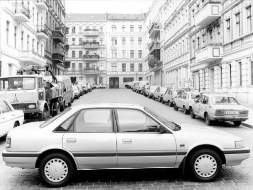Характеристики автомобиля Mazda 626 2.0i AT (06.1987 - 07.1991): фото, вместимость, скорость, двигатель, топливо, масса, отзывы
