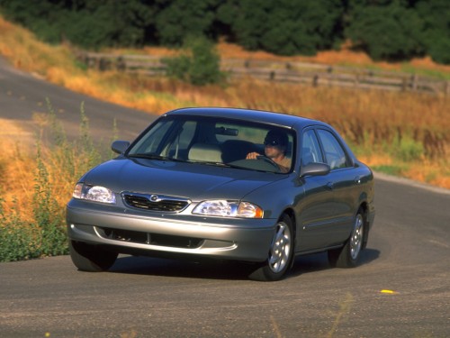 Характеристики автомобиля Mazda 626 2.5 MT ES (12.1997 - 12.1999): фото, вместимость, скорость, двигатель, топливо, масса, отзывы