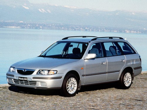 Характеристики автомобиля Mazda 626 2.0 MT (04.1997 - 12.1999): фото, вместимость, скорость, двигатель, топливо, масса, отзывы