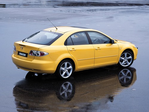 Характеристики автомобиля Mazda Atenza 2.0 20F (05.2002 - 05.2005): фото, вместимость, скорость, двигатель, топливо, масса, отзывы