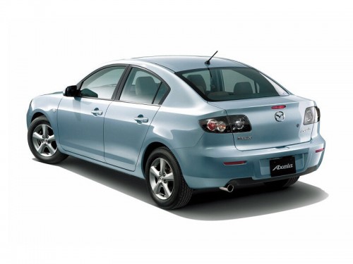 Характеристики автомобиля Mazda Axela 1.5 15F (01.2008 - 05.2009): фото, вместимость, скорость, двигатель, топливо, масса, отзывы