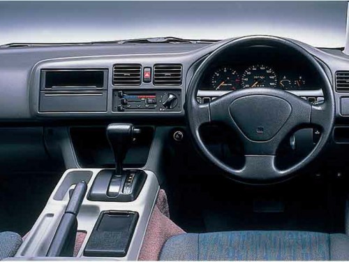 Характеристики автомобиля Mazda Bongo Friendee 2.0 RS-V auto free top (09.1999 - 08.2001): фото, вместимость, скорость, двигатель, топливо, масса, отзывы