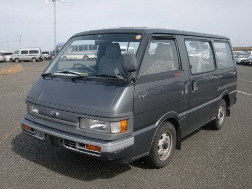 Характеристики автомобиля Mazda Bongo 2.0 BW (02.1990 - 07.1993): фото, вместимость, скорость, двигатель, топливо, масса, отзывы
