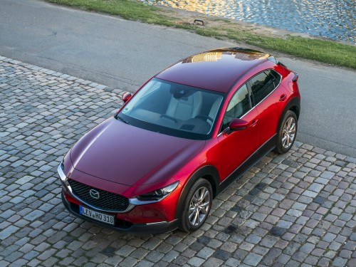 Характеристики автомобиля Mazda CX-30 1.8 MT Selection (09.2019 - н.в.): фото, вместимость, скорость, двигатель, топливо, масса, отзывы