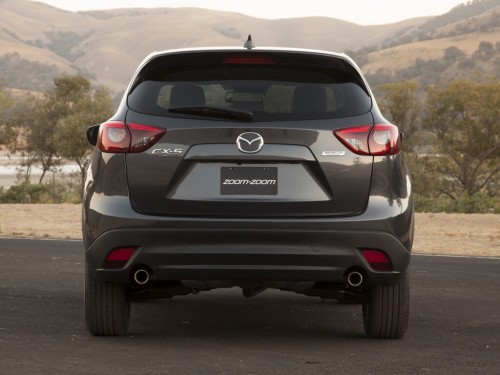 Характеристики автомобиля Mazda CX-5 2.0 MT Sport (01.2015 - 02.2017): фото, вместимость, скорость, двигатель, топливо, масса, отзывы
