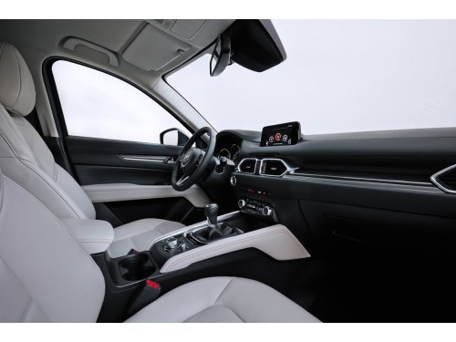 Характеристики автомобиля Mazda CX-5 2.0 AT Supreme (пакет 2) (12.2018 - 07.2020): фото, вместимость, скорость, двигатель, топливо, масса, отзывы