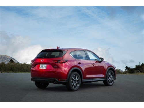 Характеристики автомобиля Mazda CX-5 2.0 20S passenger seat lift-up (03.2018 - 10.2018): фото, вместимость, скорость, двигатель, топливо, масса, отзывы