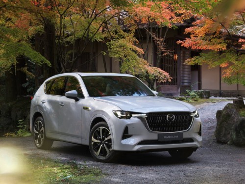 Характеристики автомобиля Mazda CX-60 3.3 AT Takumi (09.2022 - н.в.): фото, вместимость, скорость, двигатель, топливо, масса, отзывы