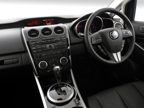 Характеристики автомобиля Mazda CX-7 2.3 cruising package 4WD (09.2009 - 01.2012): фото, вместимость, скорость, двигатель, топливо, масса, отзывы