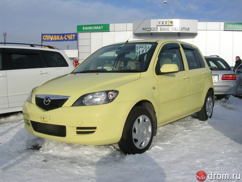 Характеристики автомобиля Mazda Demio 1.3 B (03.2003 - 05.2004): фото, вместимость, скорость, двигатель, топливо, масса, отзывы
