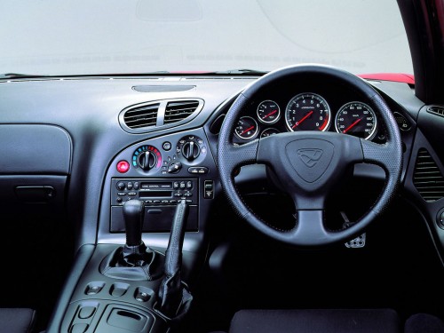 Характеристики автомобиля Mazda Efini RX-7 1.3 Type RB (01.1996 - 12.1996): фото, вместимость, скорость, двигатель, топливо, масса, отзывы