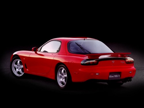 Характеристики автомобиля Mazda Efini RX-7 1.3 Type R Bathurst (08.1993 - 02.1995): фото, вместимость, скорость, двигатель, топливо, масса, отзывы