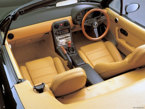 Характеристики автомобиля Mazda Eunos Roadster 1.6 normal base (09.1992 - 08.1993): фото, вместимость, скорость, двигатель, топливо, масса, отзывы