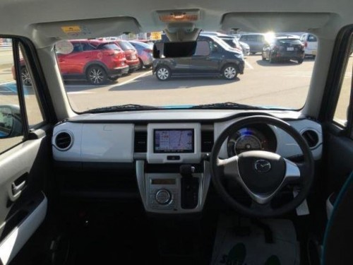 Характеристики автомобиля Mazda Flair Crossover 660 XS (01.2014 - 04.2015): фото, вместимость, скорость, двигатель, топливо, масса, отзывы