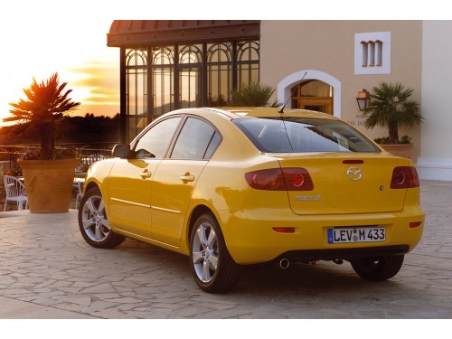 Характеристики автомобиля Mazda Mazda3 1.6 CD MT Active (06.2005 - 06.2006): фото, вместимость, скорость, двигатель, топливо, масса, отзывы