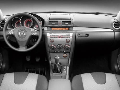 Характеристики автомобиля Mazda Mazda3 1.6 AT Touring+ (10.2003 - 07.2006): фото, вместимость, скорость, двигатель, топливо, масса, отзывы