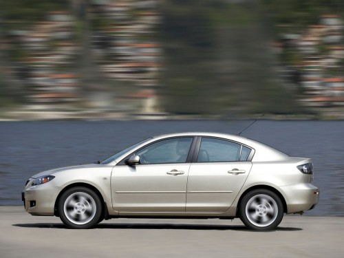 Характеристики автомобиля Mazda Mazda3 1.6 CD MT Comfort (07.2006 - 09.2007): фото, вместимость, скорость, двигатель, топливо, масса, отзывы