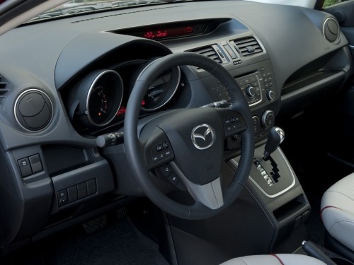 Характеристики автомобиля Mazda Mazda5 2.5 AT Grand Touring (10.2010 - 11.2015): фото, вместимость, скорость, двигатель, топливо, масса, отзывы